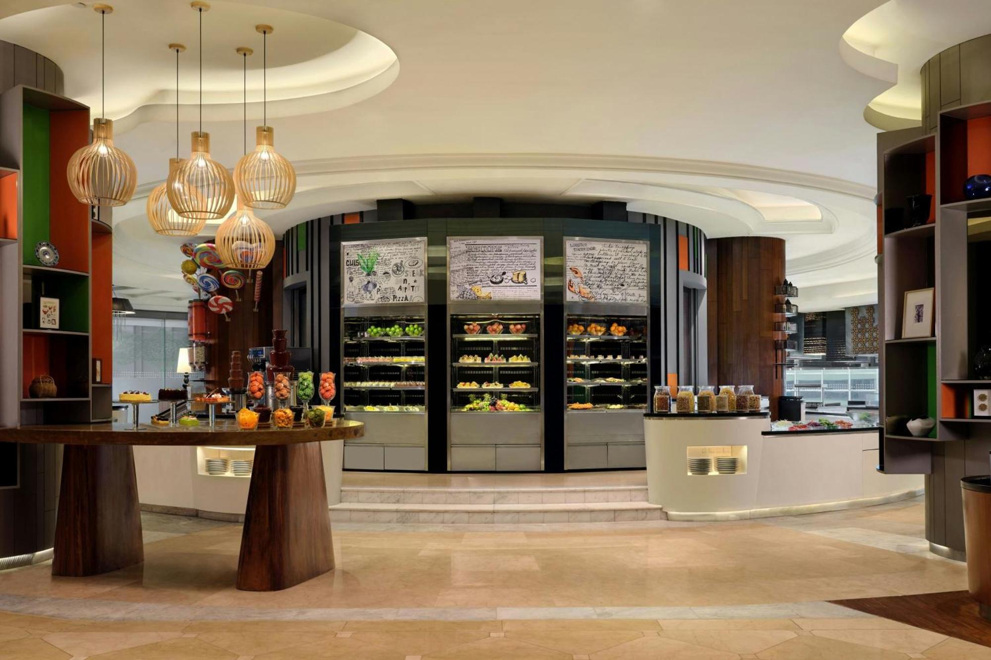 Le Meridien Hotel 5*